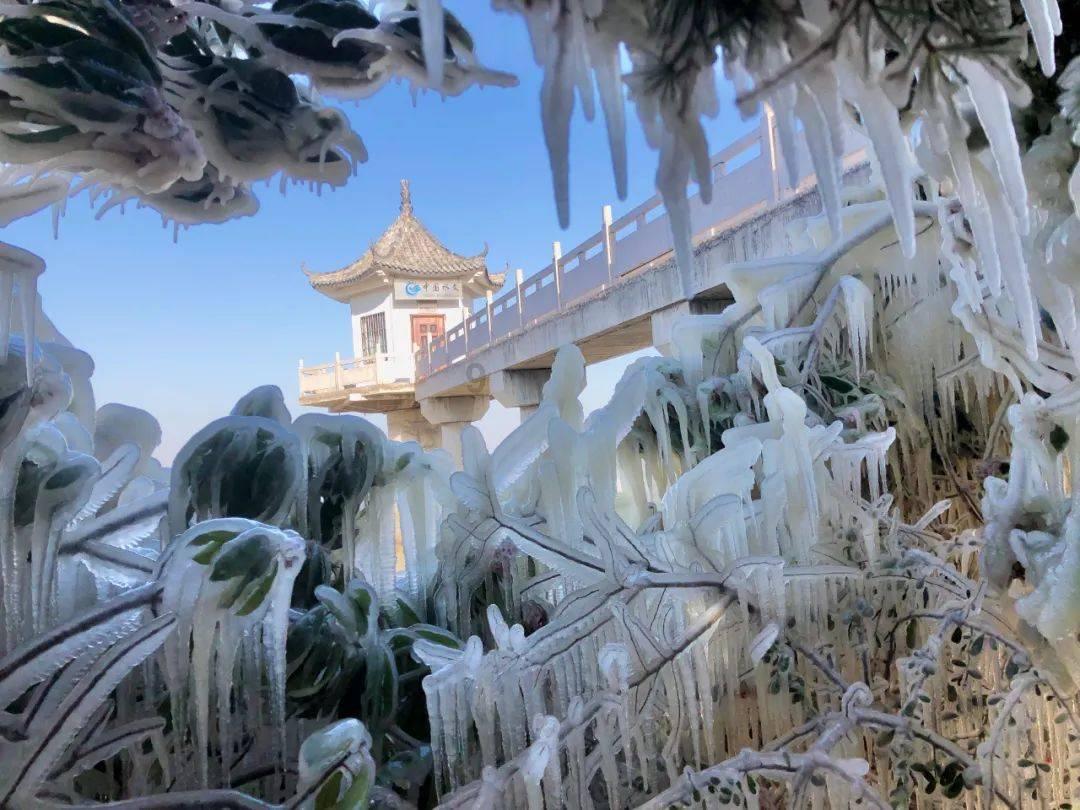 滑雪时能滑中级道或者高级道是怎样的体验？游戏画面