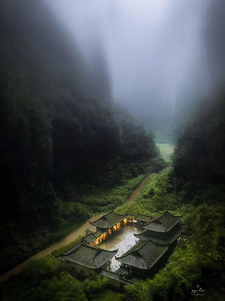 刚刚通知!景区关闭!公交停运!今天出门千万注意