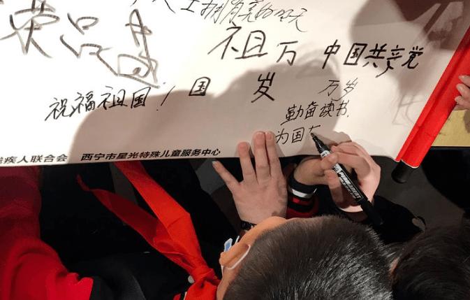 逃出昏暗的地下室