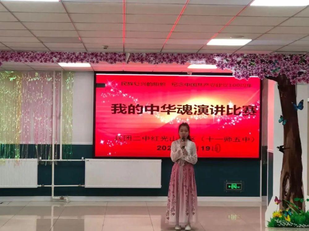 大哥3900公里返乡给88岁母亲做饭:新年愿望希望老妈身体健康