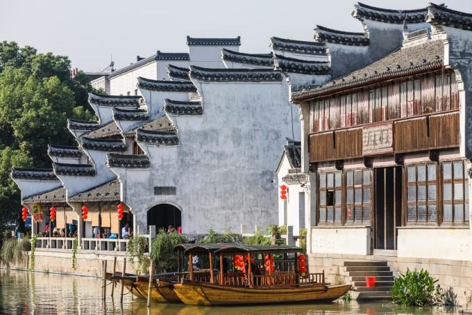 2023中国经济年报丨2023我国工业经济回升向好 信息通信业加快发展