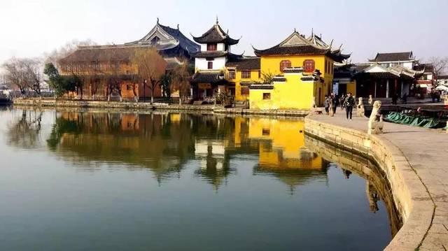 逃离空旷大街